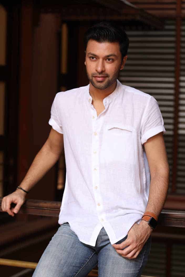 Linen Classic Mandarin Collar Shirt for Men